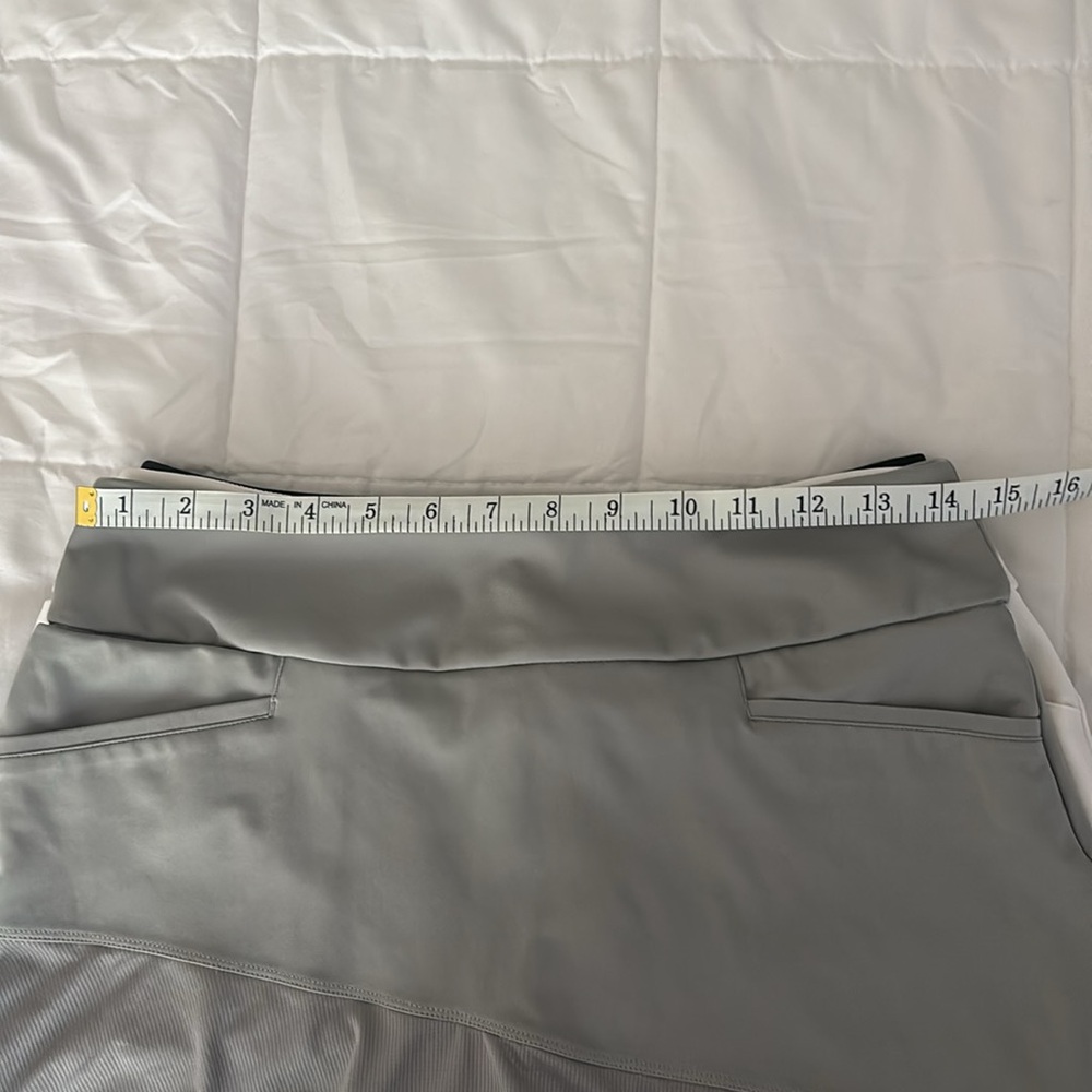 Lot of Women's Adidas Golf Skirt Set - Black, Gray, and White Size Small - Picture 11 of 11